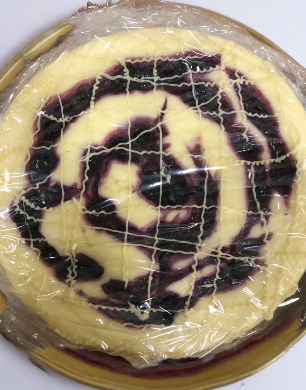 Feeds 8 - White Chocolate HUCKLEBERRY Cheesecake