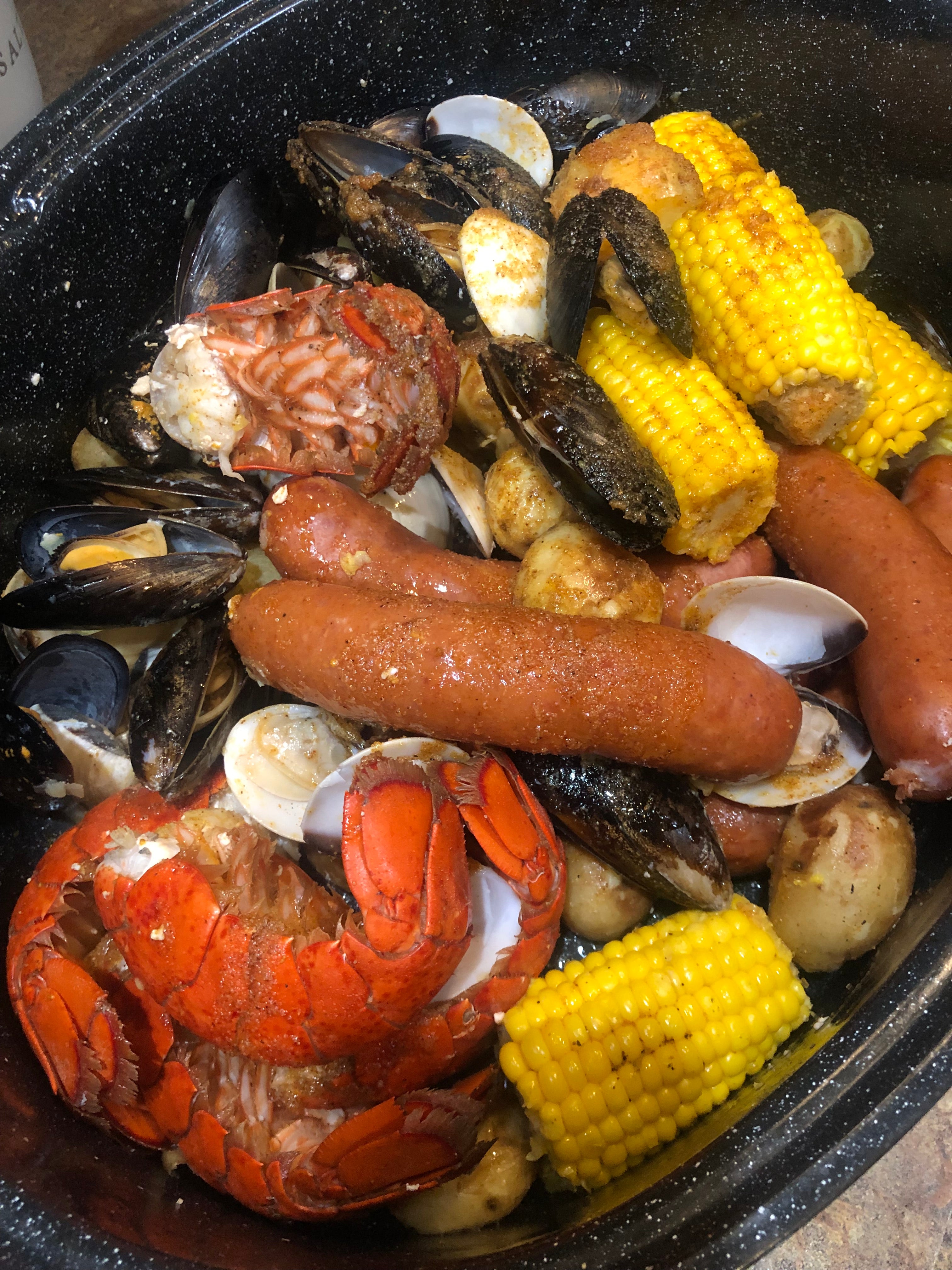 5 Person Lobster Clam Bake Seafood Boil Kit (Lobster, Clams, & Mussels)